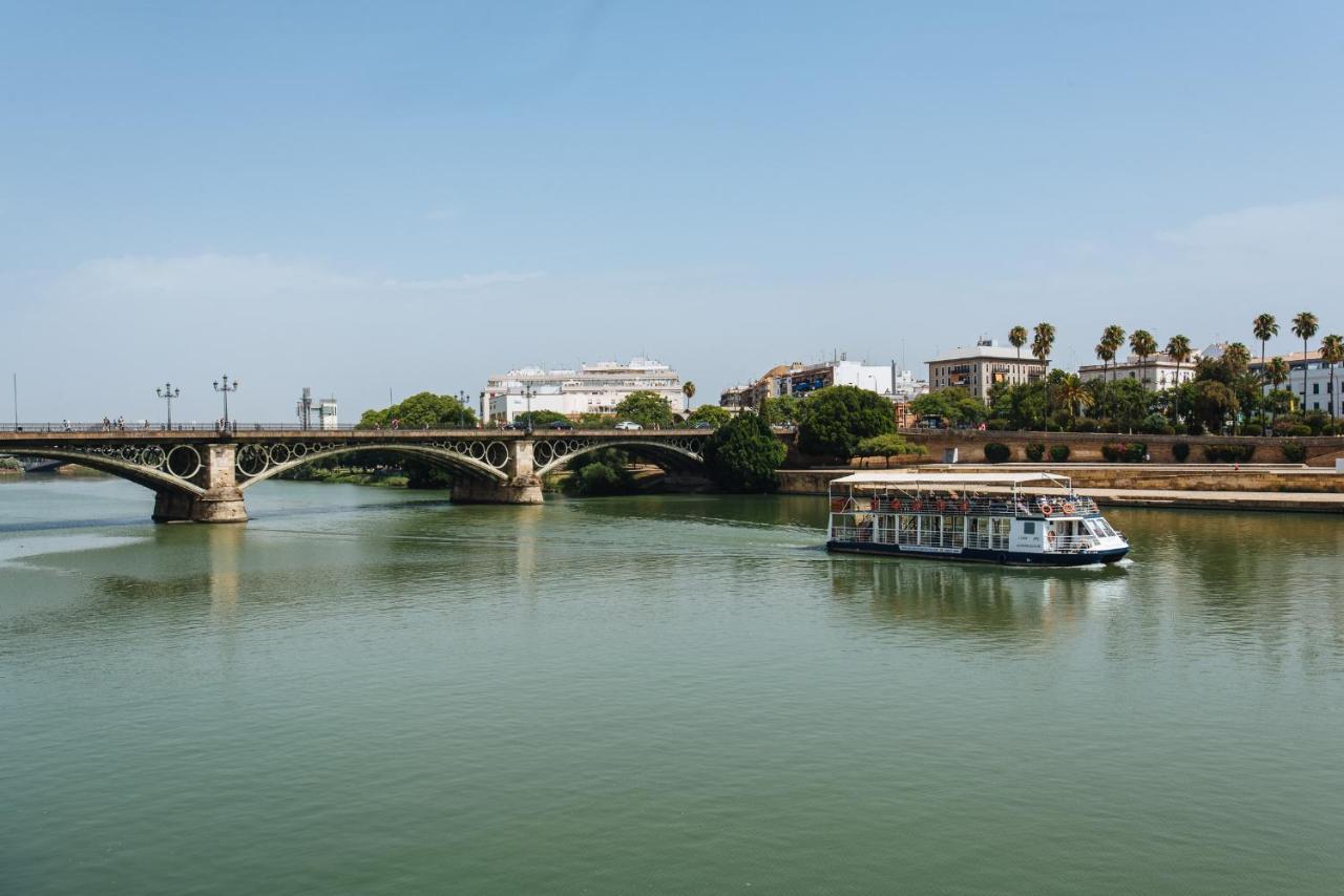 Suites Triana Sevilla Apartments Екстериор снимка