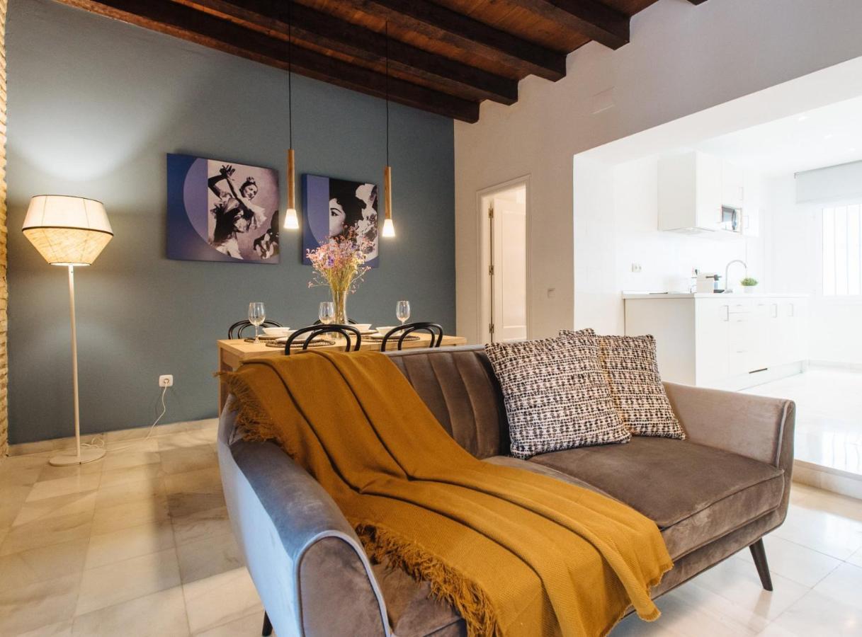 Suites Triana Sevilla Apartments Екстериор снимка