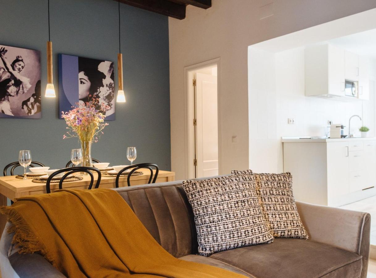 Suites Triana Sevilla Apartments Екстериор снимка
